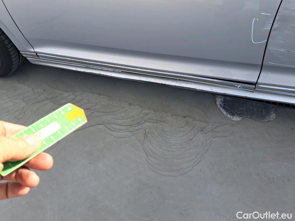  Volkswagen  Passat VOLKSWAGEN  / 2019 / 5P / familiar Variant R-Line 2.0 TDI 140kW (190CV) DSG #40