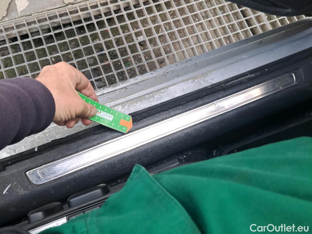  Volkswagen  Passat VOLKSWAGEN  / 2019 / 5P / familiar Variant R-Line 2.0 TDI 140kW (190CV) DSG #69