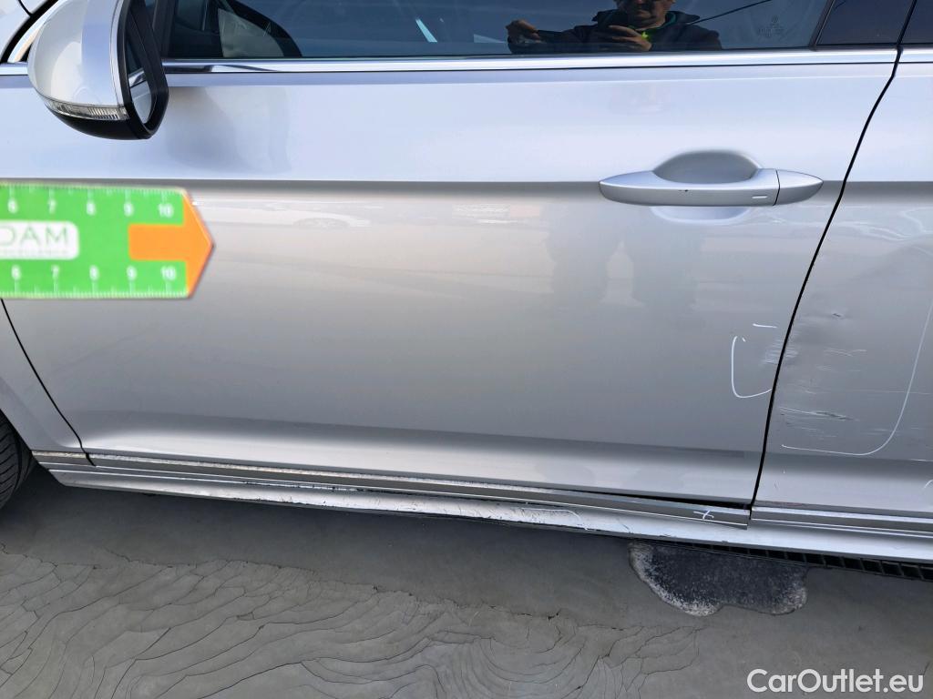  Volkswagen  Passat VOLKSWAGEN  / 2019 / 5P / familiar Variant R-Line 2.0 TDI 140kW (190CV) DSG #9