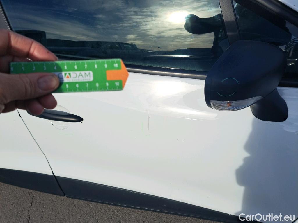  Renault  Clio RENAULT  / 2016 / 5P / berlina con portón Business TCe 66kW (90CV) GLP -18 #90