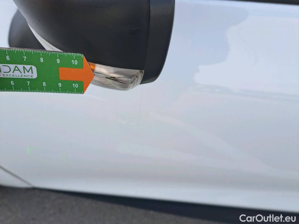  Renault  Clio RENAULT  / 2016 / 5P / berlina con portón Business TCe 66kW (90CV) GLP -18 #93