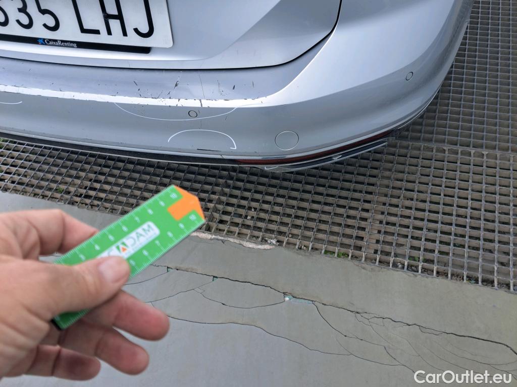  Volkswagen  Passat VOLKSWAGEN  / 2019 / 5P / familiar Variant R-Line 2.0 TDI 140kW (190CV) DSG #76