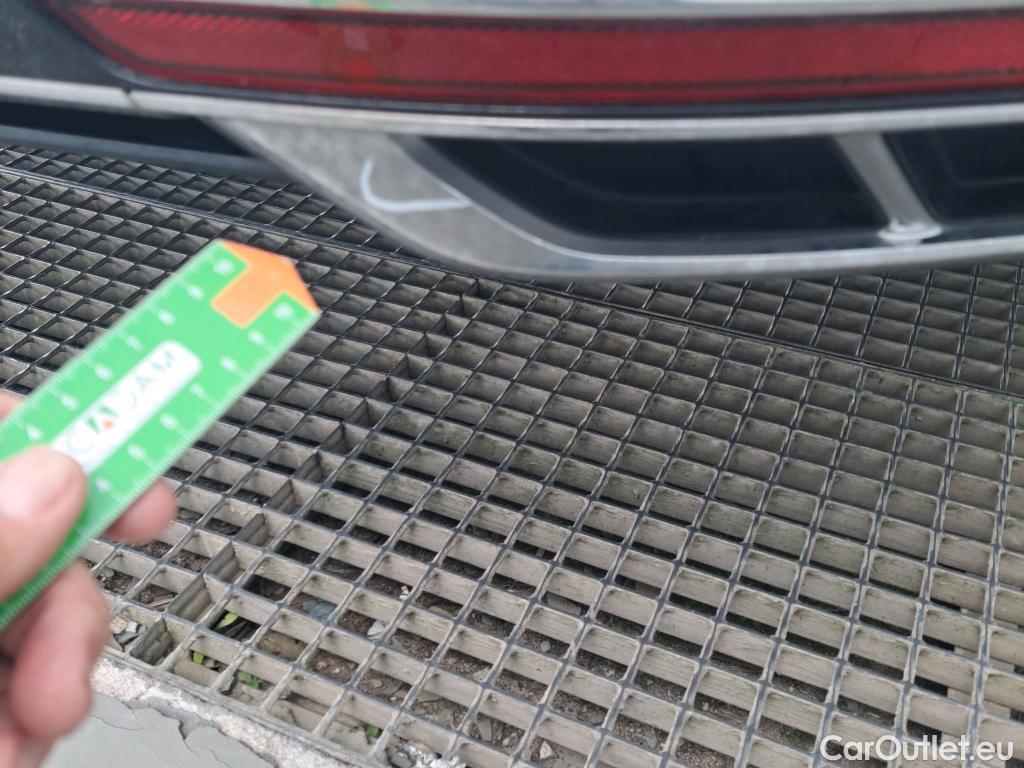  Volkswagen  Passat VOLKSWAGEN  / 2019 / 5P / familiar Variant R-Line 2.0 TDI 140kW (190CV) DSG #77