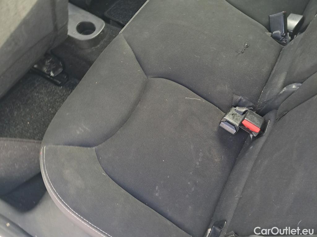  Renault  Clio RENAULT  / 2016 / 5P / berlina con portón Business TCe 66kW (90CV) GLP -18 #42