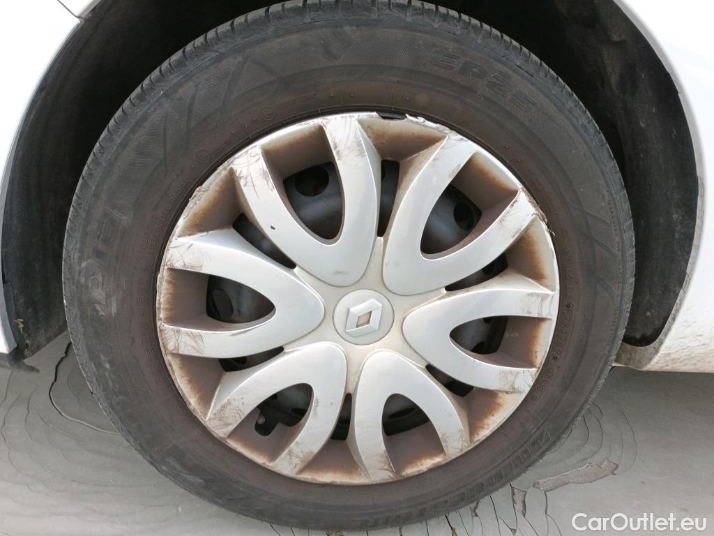  Renault  Clio RENAULT  / 2016 / 5P / berlina con portón Business dCi 66kW (90CV) -18 (AC) #25