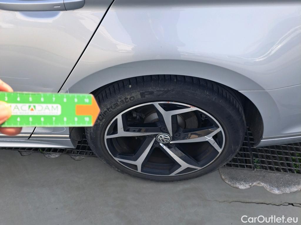  Volkswagen  Passat VOLKSWAGEN  / 2019 / 5P / familiar Variant R-Line 2.0 TDI 140kW (190CV) DSG #22