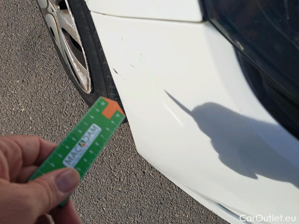  Renault  Clio RENAULT  / 2016 / 5P / berlina con portón Business TCe 66kW (90CV) GLP -18 #67