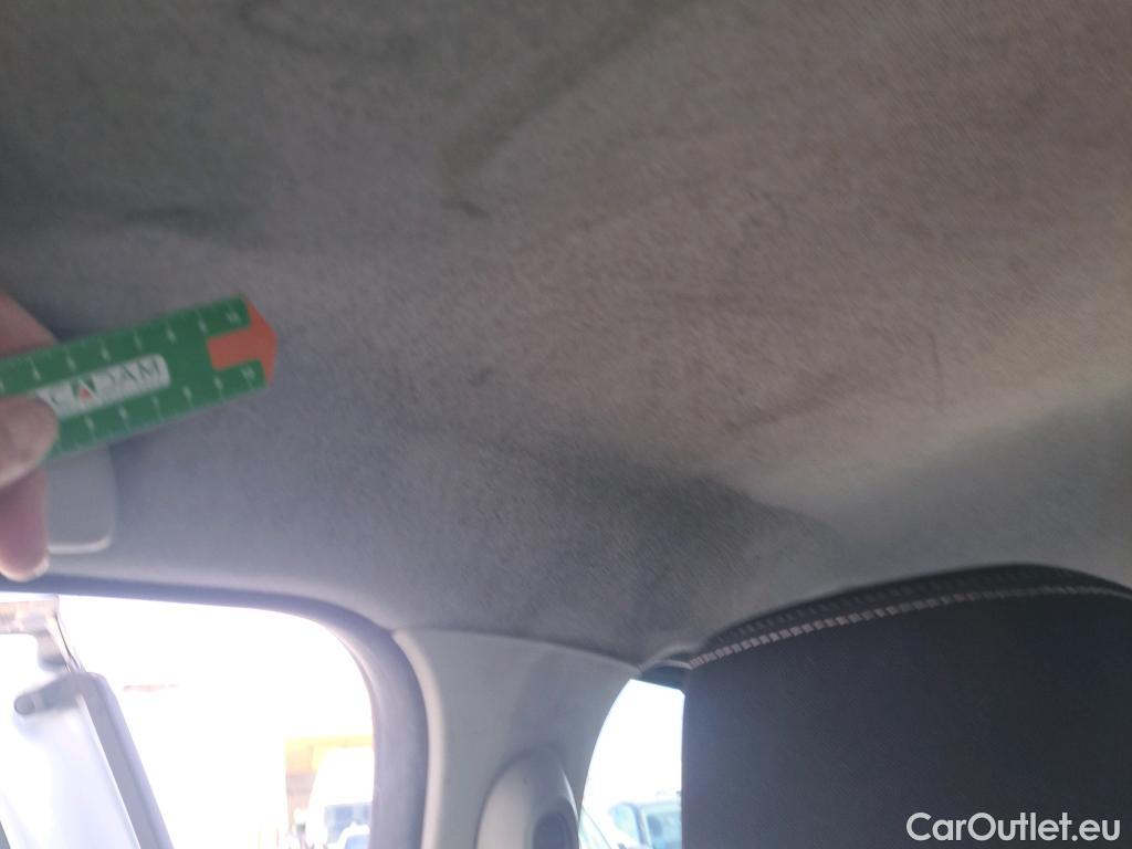  Renault  Clio RENAULT  / 2016 / 5P / berlina con portón Business TCe 66kW (90CV) GLP -18 #44