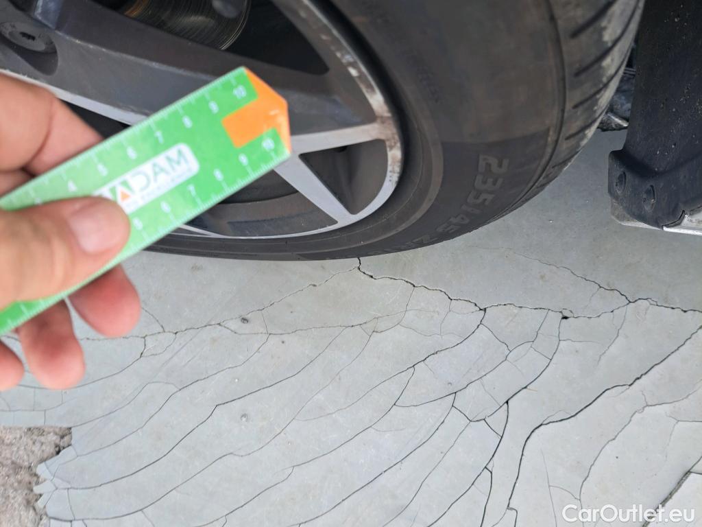  Volkswagen  Passat VOLKSWAGEN  / 2019 / 5P / familiar Variant R-Line 2.0 TDI 140kW (190CV) DSG #29