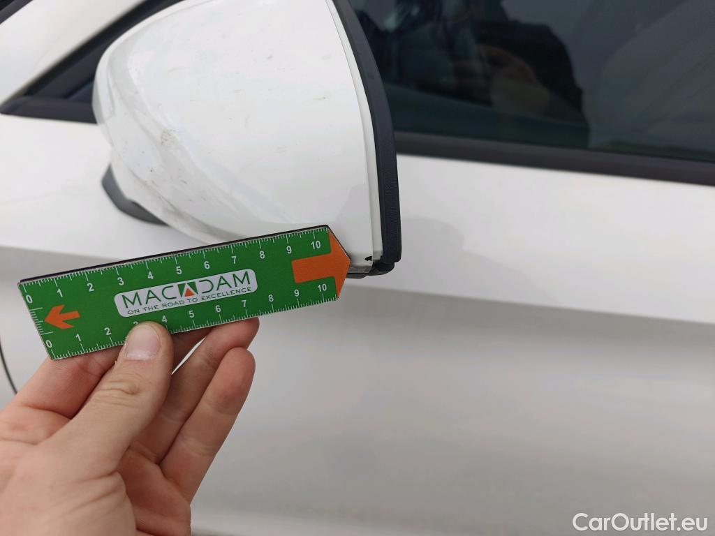  Land Rover  Discovery SEAT Nuevo León / 2020 / 5P / berlina con portón 2.0 TDI 85kW S&S Style Go (AC3) #59