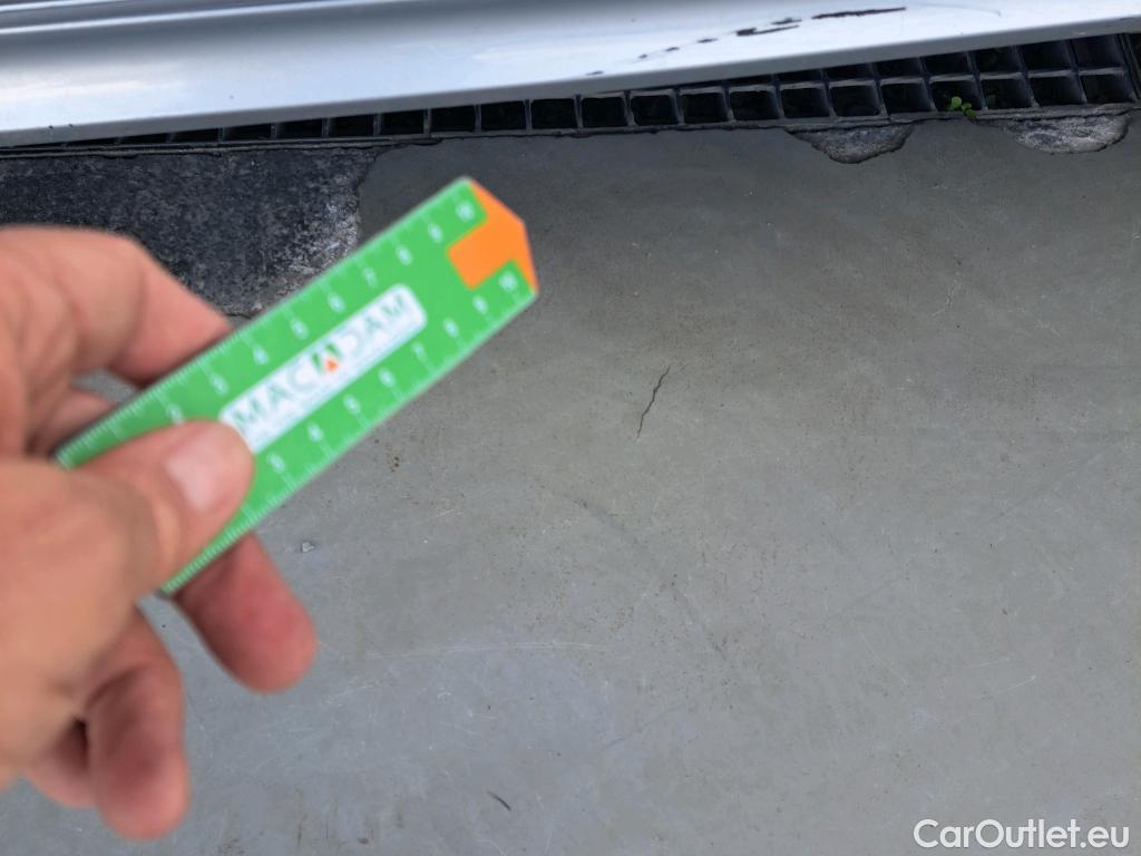  Volkswagen  Passat VOLKSWAGEN  / 2019 / 5P / familiar Variant R-Line 2.0 TDI 140kW (190CV) DSG #42