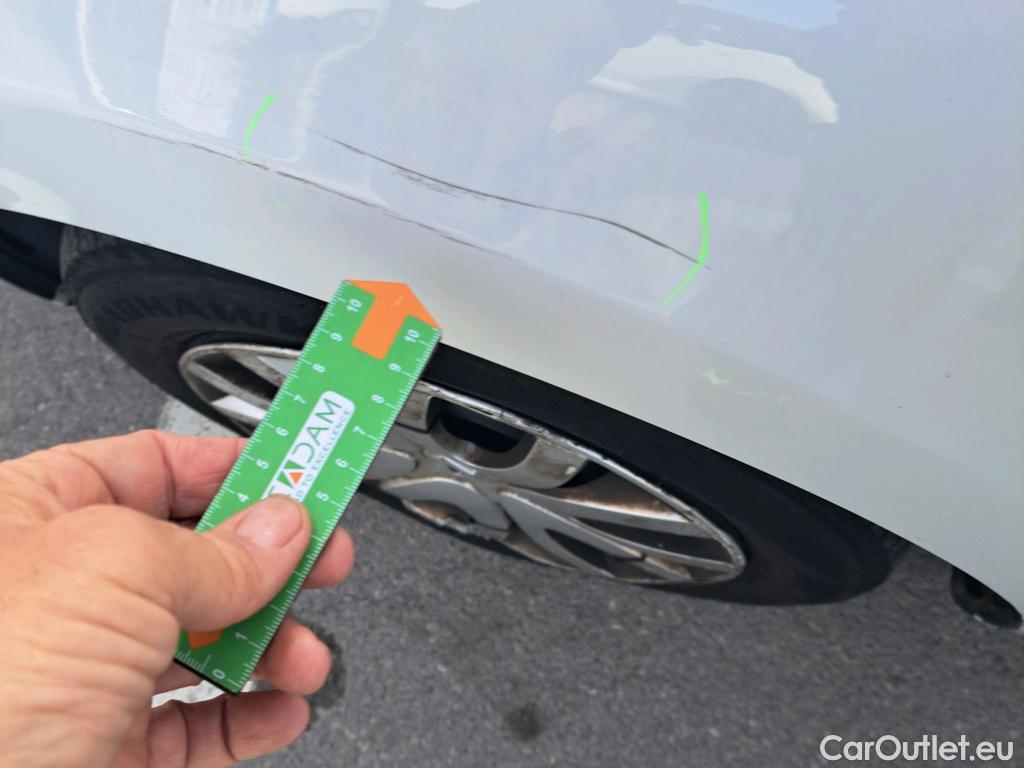  Renault  Clio RENAULT  / 2016 / 5P / berlina con portón Business TCe 66kW (90CV) GLP -18 #62