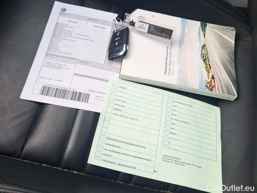  Volkswagen  Passat VOLKSWAGEN  / 2019 / 5P / familiar Variant R-Line 2.0 TDI 140kW (190CV) DSG #1