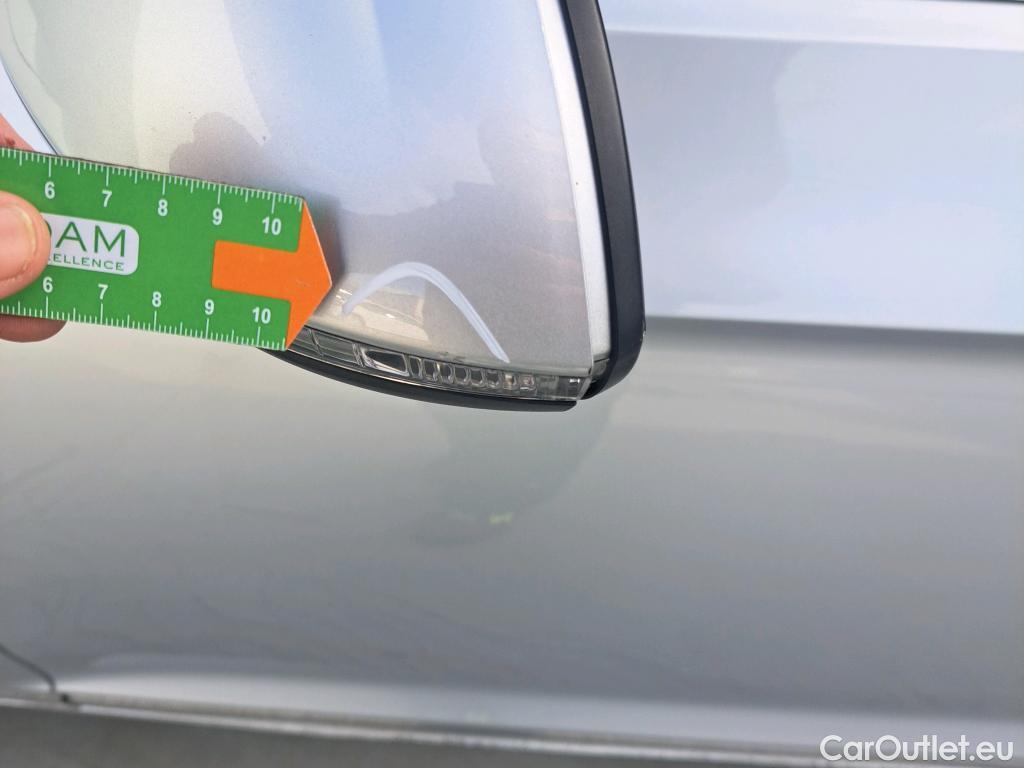  Volkswagen  Passat VOLKSWAGEN  / 2019 / 5P / familiar Variant R-Line 2.0 TDI 140kW (190CV) DSG #91