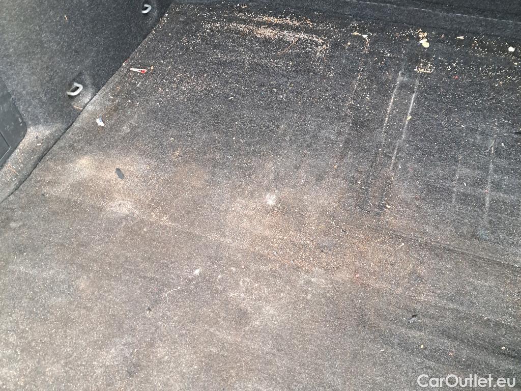  Skoda  Octavia SKODA  / 2016 / 5P / familiar Combi 1.6 TDI CR 85KW (115CV) Ambition #17