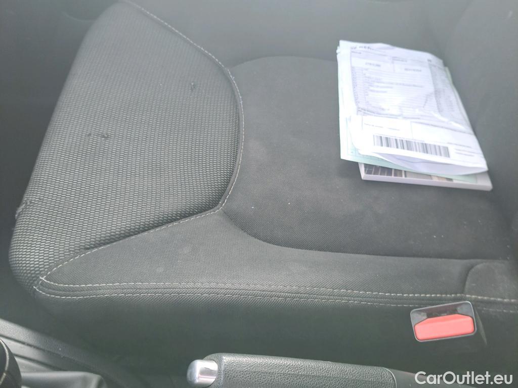  Renault  Clio RENAULT  / 2016 / 5P / berlina con portón Business TCe 66kW (90CV) GLP -18 #41