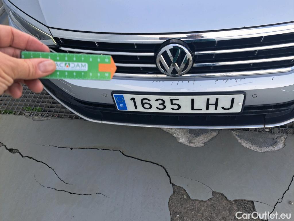  Volkswagen  Passat VOLKSWAGEN  / 2019 / 5P / familiar Variant R-Line 2.0 TDI 140kW (190CV) DSG #65