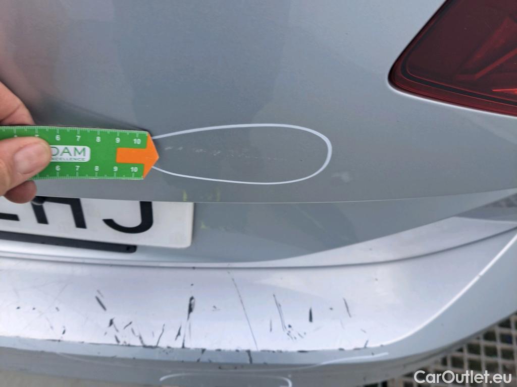  Volkswagen  Passat VOLKSWAGEN  / 2019 / 5P / familiar Variant R-Line 2.0 TDI 140kW (190CV) DSG #8