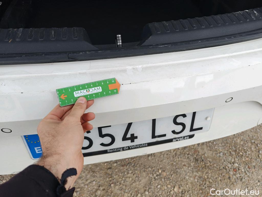  Land Rover  Discovery SEAT Nuevo León / 2020 / 5P / berlina con portón 2.0 TDI 85kW S&S Style Go (AC3) #46