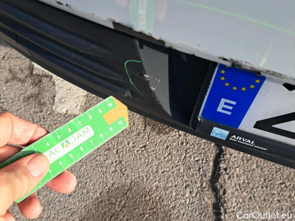  Renault  Clio RENAULT  / 2016 / 5P / berlina con portón Business TCe 66kW (90CV) GLP -18 #82