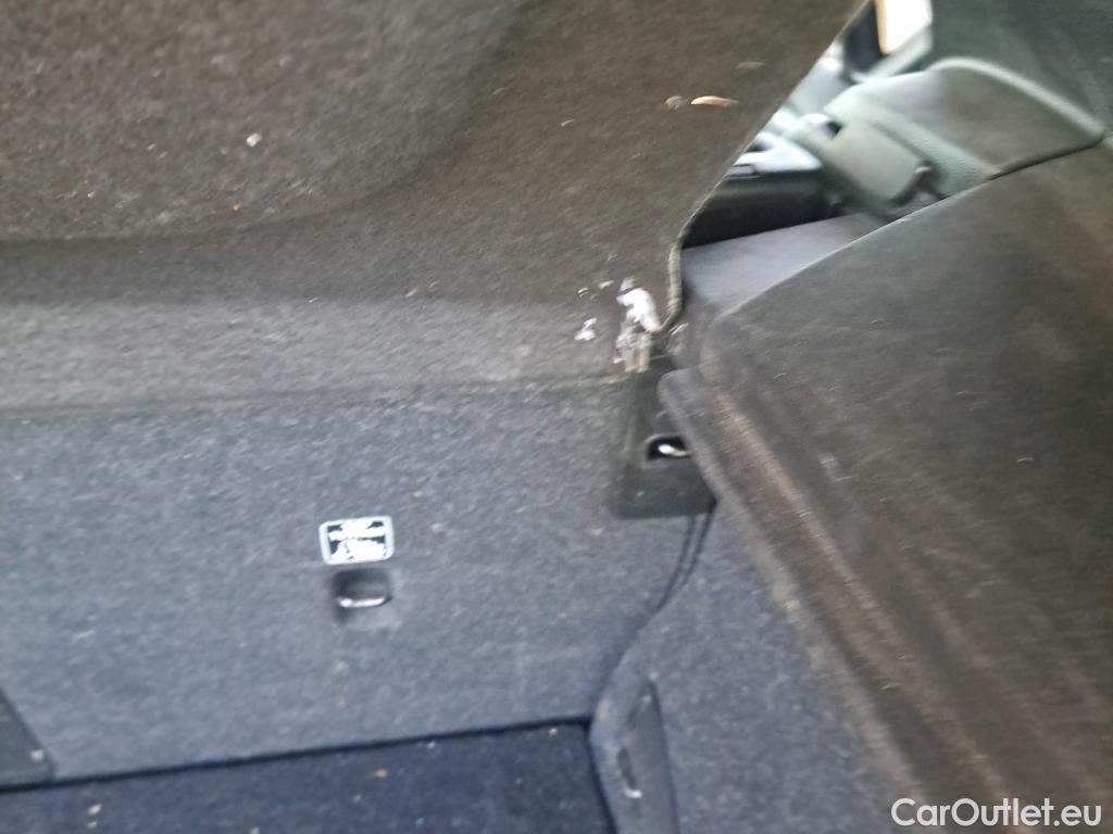  Volvo  XC 40 VOLVO XC40 / 2017 / 5P / todoterreno 2.0 D3 Momentum Pro #2