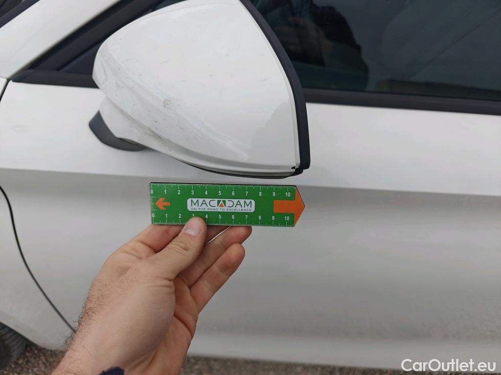  Land Rover  Discovery SEAT Nuevo León / 2020 / 5P / berlina con portón 2.0 TDI 85kW S&S Style Go (AC3) #58