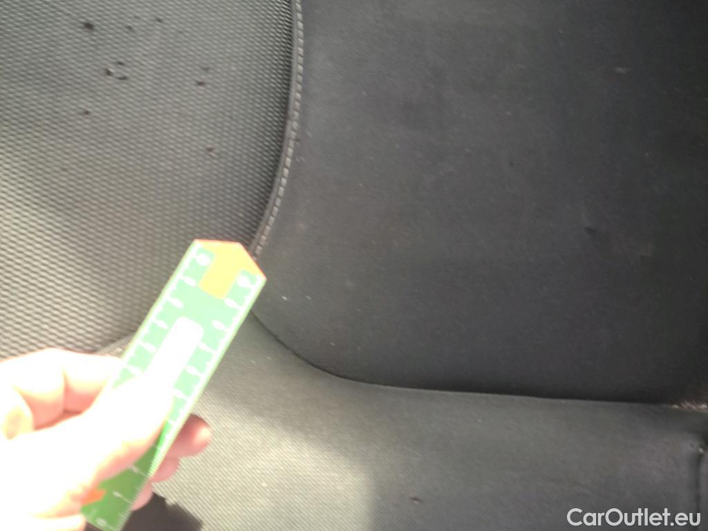  Renault  Clio RENAULT  / 2016 / 5P / berlina con portón Business TCe 66kW (90CV) GLP -18 #40