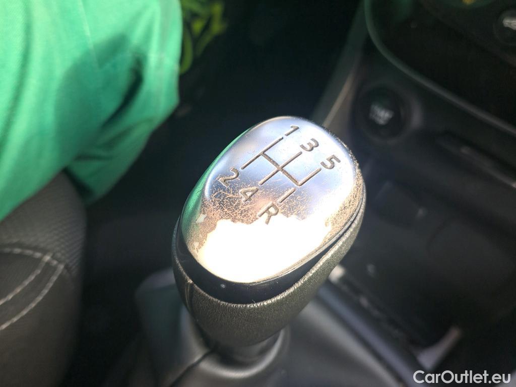  Renault  Clio RENAULT  / 2016 / 5P / berlina con portón Business TCe 66kW (90CV) GLP -18 #52