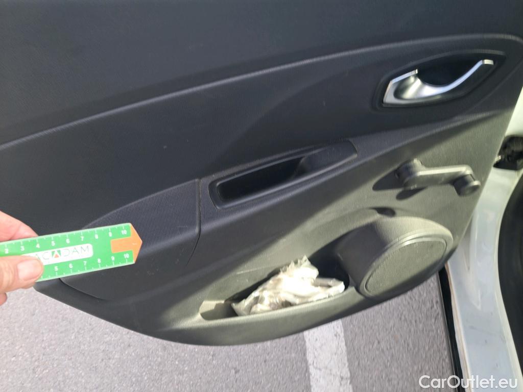  Renault  Clio RENAULT  / 2016 / 5P / berlina con portón Business TCe 66kW (90CV) GLP -18 #56