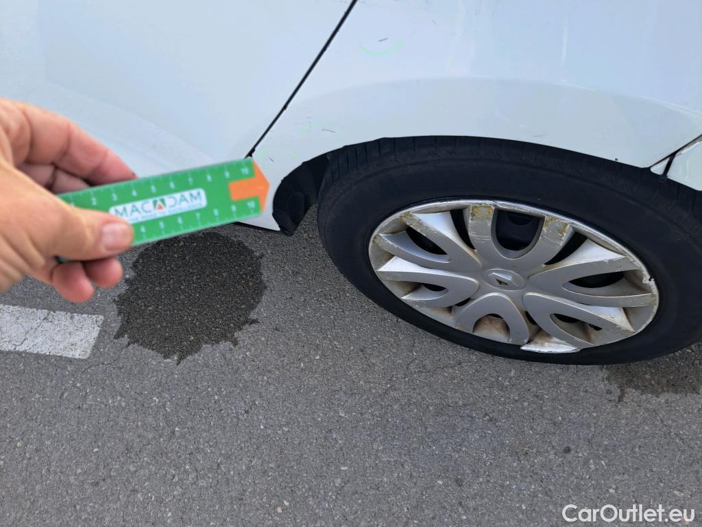  Renault  Clio RENAULT  / 2016 / 5P / berlina con portón Business TCe 66kW (90CV) GLP -18 #77