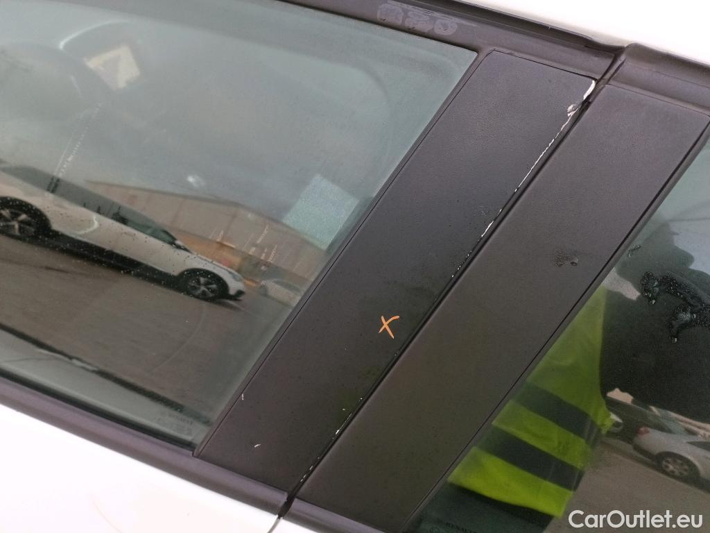  Renault  Clio RENAULT  / 2016 / 5P / berlina con portón Business dCi 66kW (90CV) -18 (AC) #23