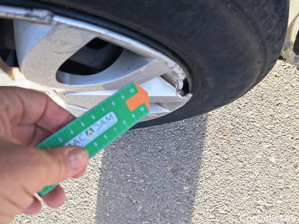  Renault  Clio RENAULT  / 2016 / 5P / berlina con portón Business TCe 66kW (90CV) GLP -18 #76