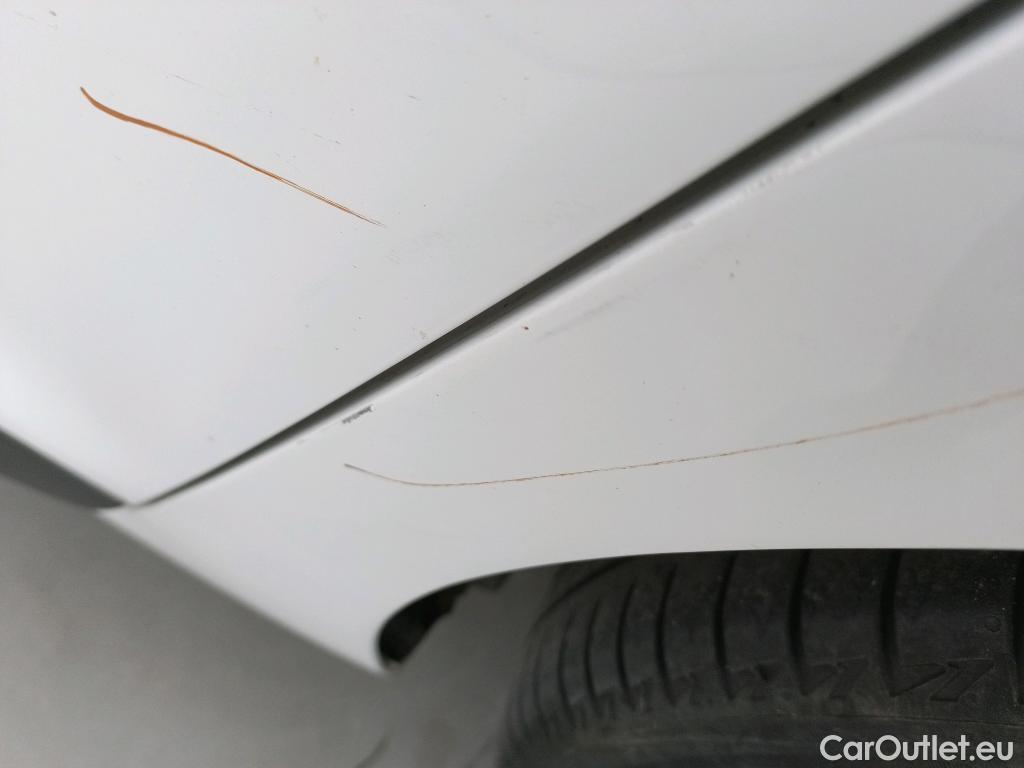  Renault  Clio RENAULT  / 2016 / 5P / berlina con portón Business dCi 66kW (90CV) -18 (AC) #36