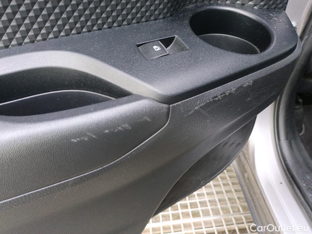  Toyota  C-HR TOYOTA  / 2016 / 5P / todoterreno 1.8 125H Advance (CX) #17