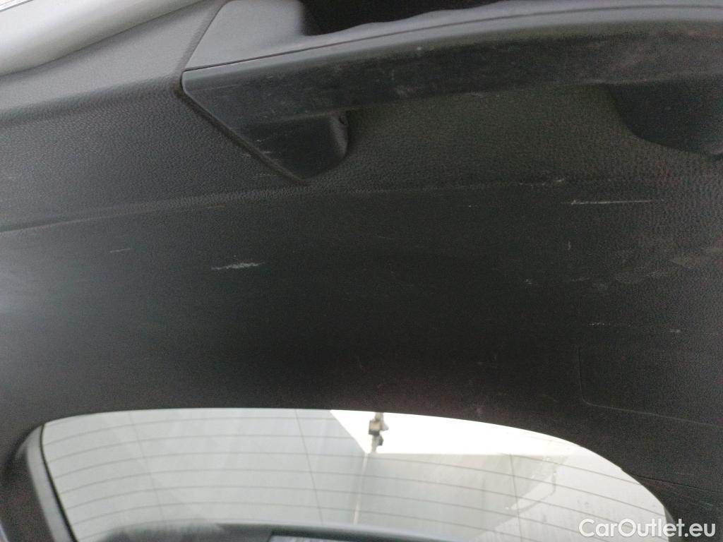  Toyota  RAV4 TOYOTA  / 2018 / 5P / todoterreno 2.5l 220H Advance #4