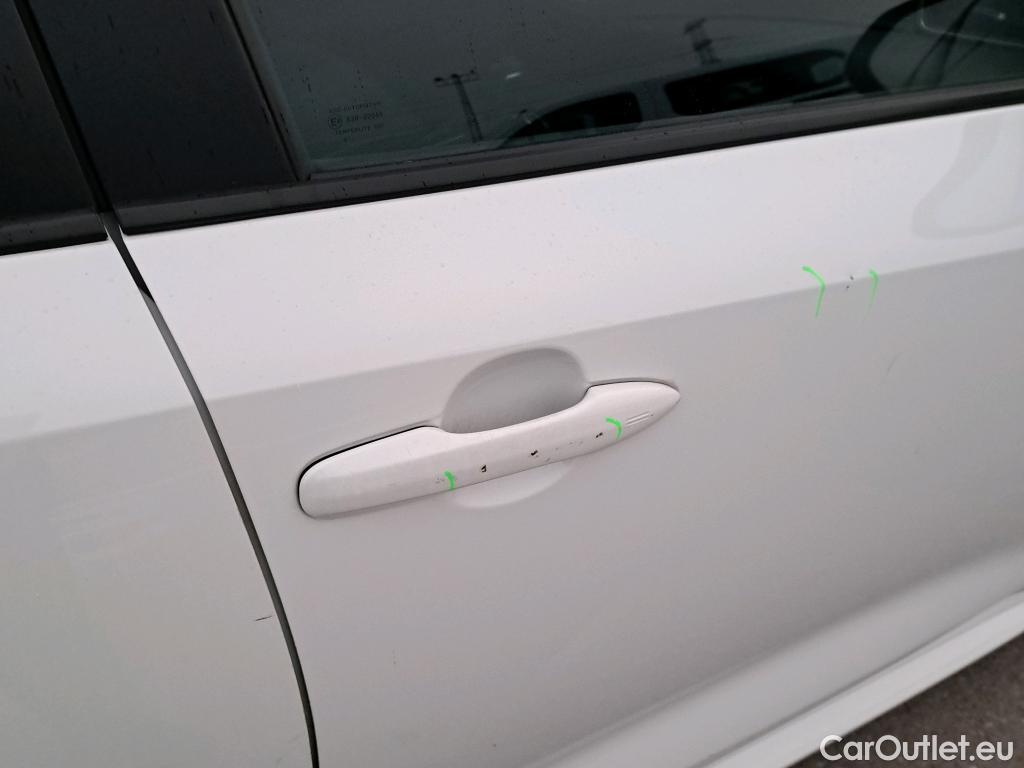  Toyota  Corolla TOYOTA  / 2019 / 5P / familiar 1.8 125H ACTIVE TECH E-CVT TOU SPORT #36