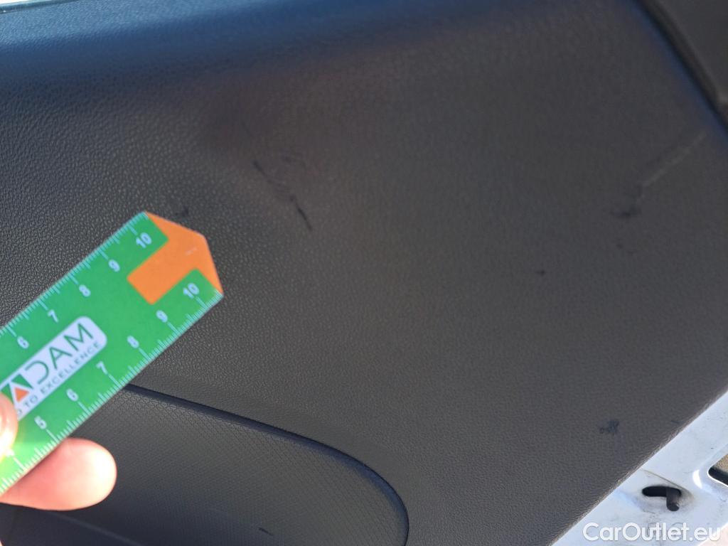  Renault  Clio RENAULT  / 2016 / 5P / berlina con portón Business TCe 66kW (90CV) GLP -18 #55