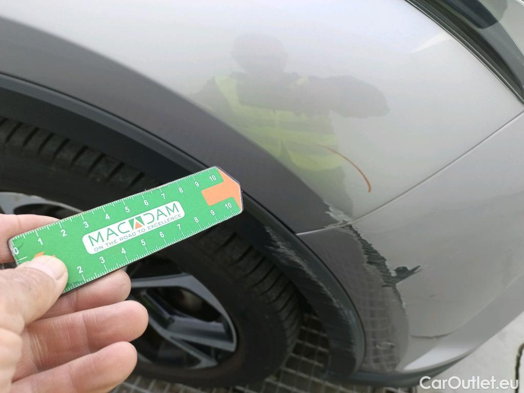  Toyota  C-HR TOYOTA  / 2016 / 5P / todoterreno 1.8 125H Advance (CX) #2