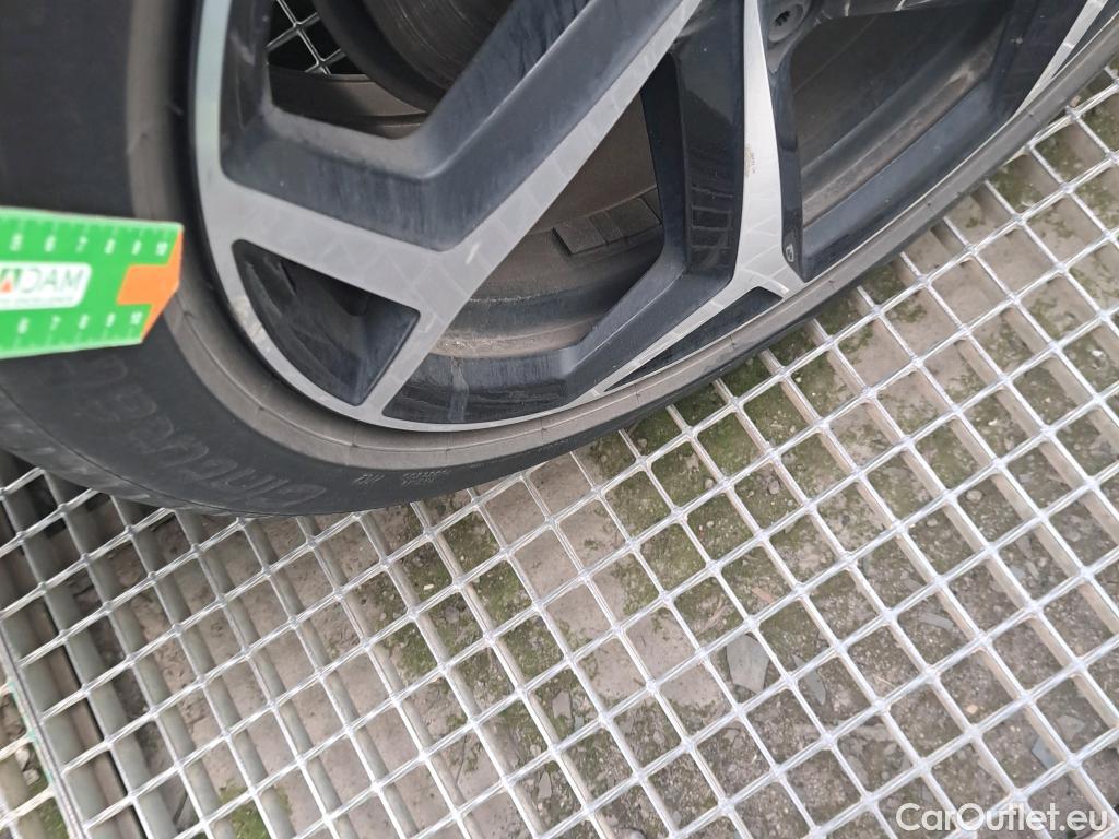  Volkswagen  Passat VOLKSWAGEN  / 2019 / 5P / familiar Variant R-Line 2.0 TDI 140kW (190CV) DSG #27