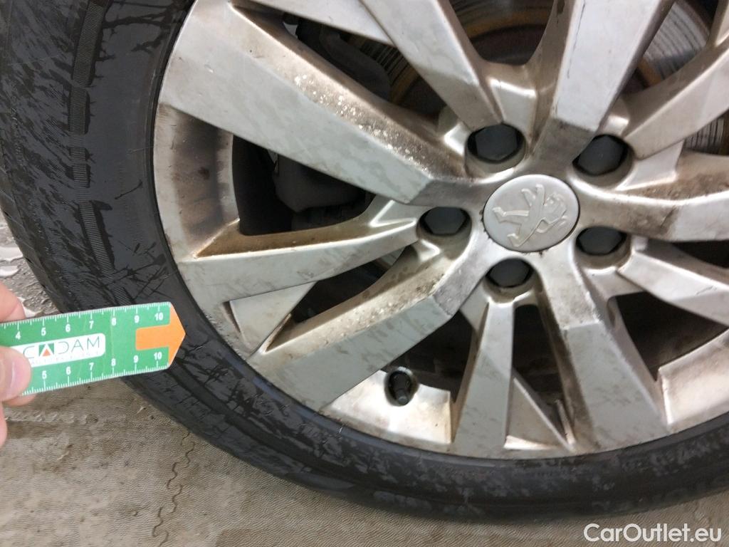  Peugeot  3008 PEUGEOT  / 2020 / 5P / todoterreno 1.5 BlueHDi 96kW (130CV) S&S Active Pack #10