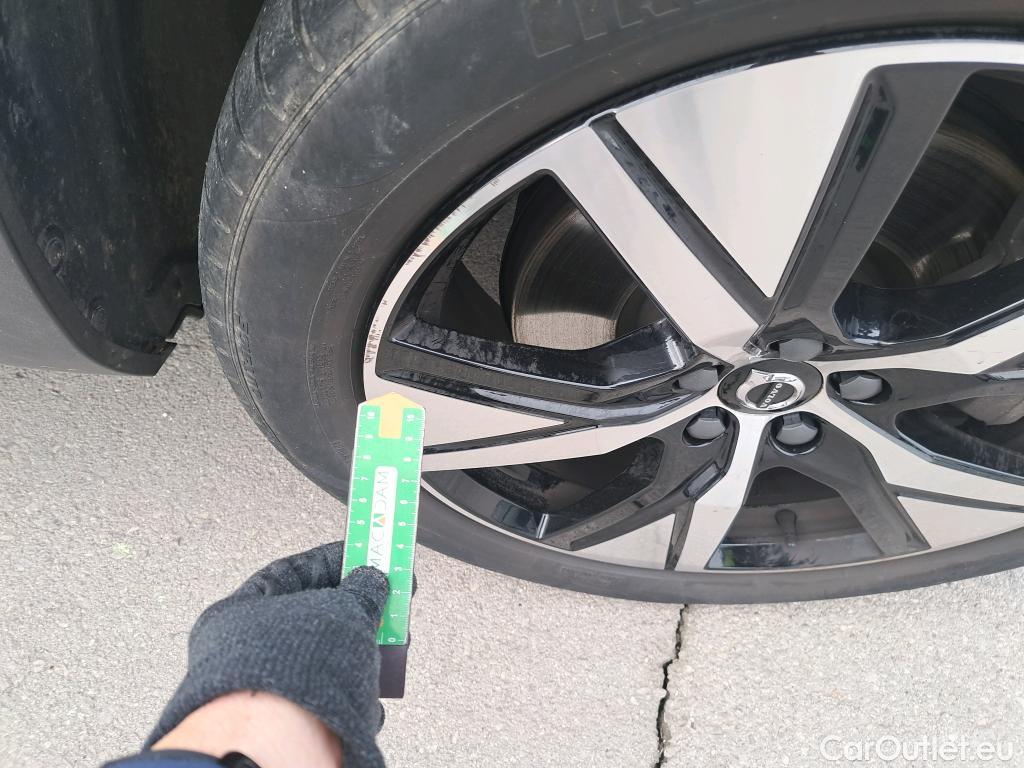  Volvo  XC 40 VOLVO XC40 / 2017 / 5P / todoterreno 1.5 T4 Twin Recharge R-Design Auto #4