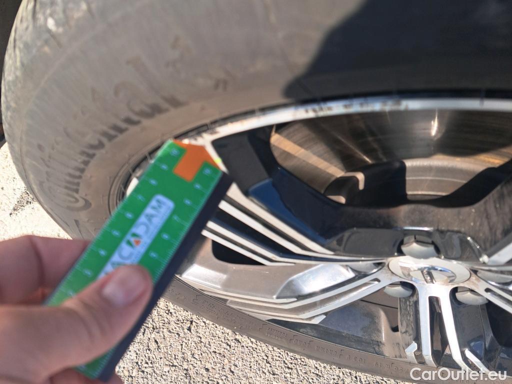  Volvo  XC 40 VOLVO XC40 / 2017 / 5P / todoterreno 1.5 T4 Twin Recharge Inscription Auto #4