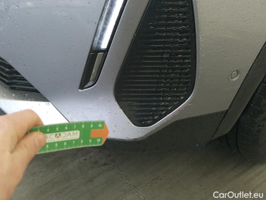  Peugeot  3008 PEUGEOT  Hybrid / 2020 / 5P / todoterreno 225 e-EAT8 Allure Pack #12