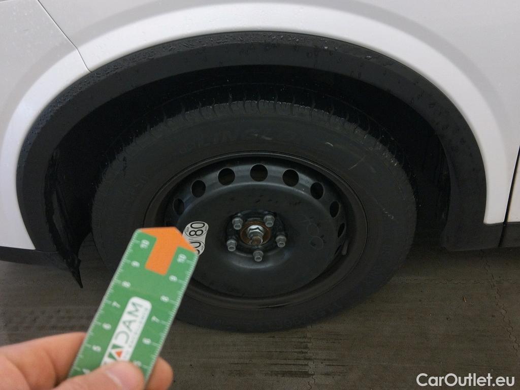  Land Rover  Discovery NISSAN QASHQAI / 2024 / 5P / todoterreno DIG-T 103kW (140CV) mHEV 4x2 Acenta #2