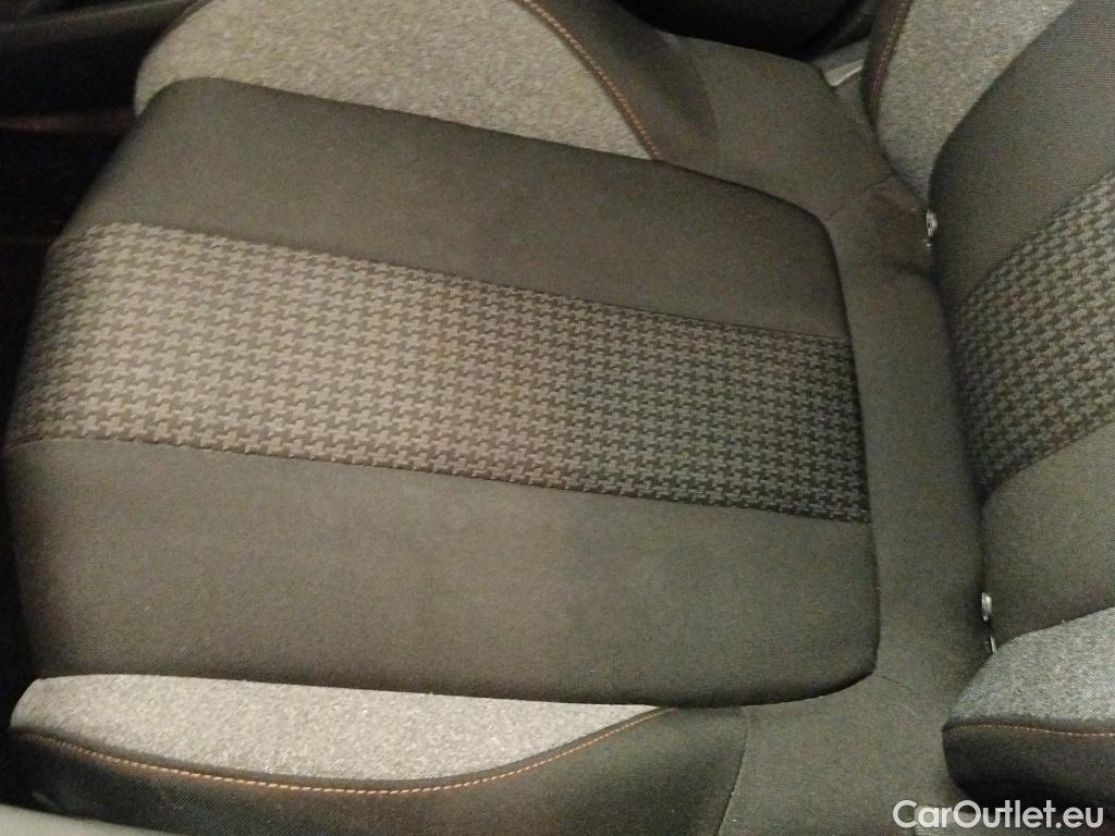  Peugeot  3008 PEUGEOT  / 2016 / 5P / todoterreno 1.5 BlueHDi 96kW (130CV) S&S Active EAT8 #10