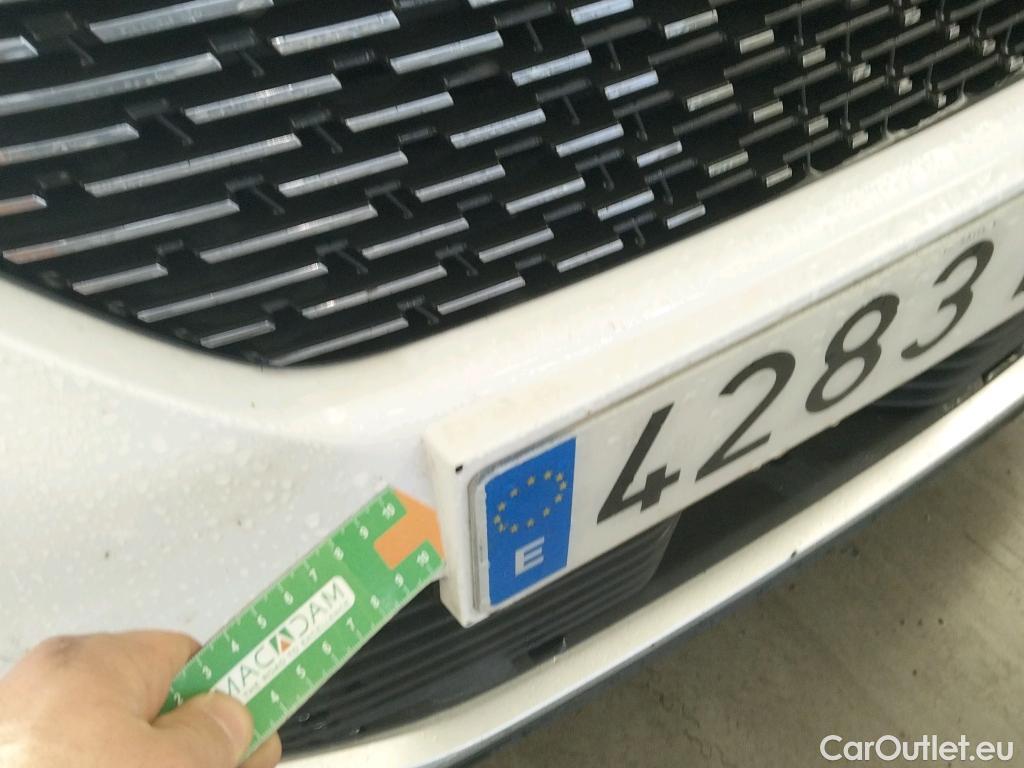  Peugeot  2008 PEUGEOT  / 2019 / 5P / todoterreno Allure BlueHDI 81kW (110CV) #11