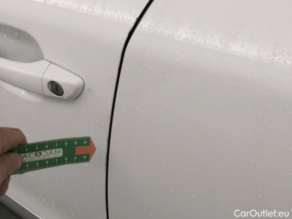  Peugeot  2008 PEUGEOT  / 2019 / 5P / todoterreno Allure BlueHDI 81kW (110CV) #7