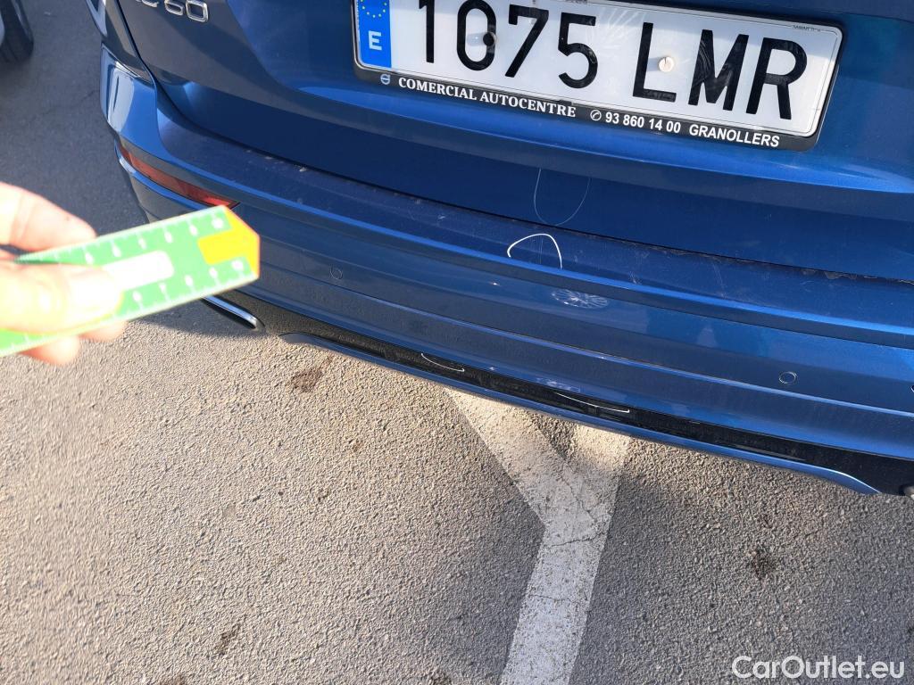  Volvo  XC60 VOLVO  / 2017 / 5P / todoterreno 2.0 B4 D R-Design Auto #14