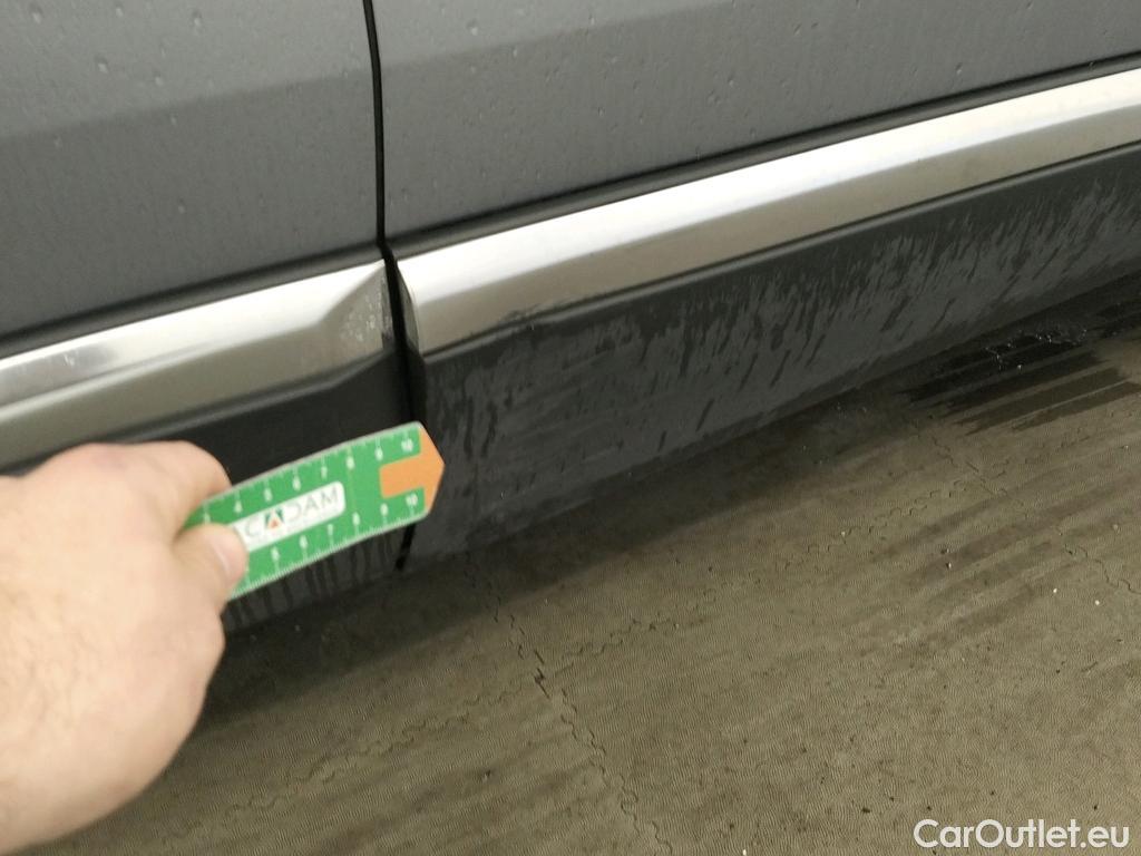  Peugeot  3008 PEUGEOT  Hybrid / 2020 / 5P / todoterreno 225 e-EAT8 Allure Pack #18