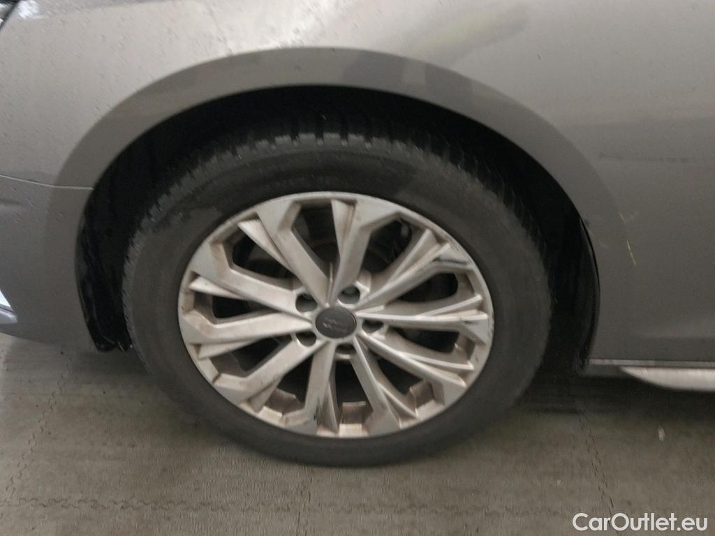  Audi  A4 AUDI  / 2019 / 4P / sedán Advanced 35 TDI 120kW (163CV) S tronic #5